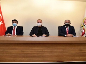 Ticaret Bakanlığı Esnaf Sanatkârlar ve Kooperatifçilik Genel Müdürlüğü Daire Başkanı Yavuz Selim Akçakale, Edirne İl Ticaret Müdürü Mahmut Altun ve Kadın Kooperatifi yöneticilerinden ziyaret.