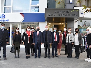 Ticaret Bakanlığı Esnaf Sanatkârlar ve Kooperatifçilik Genel Müdürlüğü Daire Başkanı Yavuz Selim Akçakale, Edirne İl Ticaret Müdürü Mahmut Altun ve Kadın Kooperatifi yöneticilerinden ziyaret.