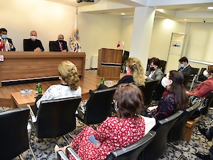 Ticaret Bakanlığı Esnaf Sanatkârlar ve Kooperatifçilik Genel Müdürlüğü Daire Başkanı Yavuz Selim Akçakale, Edirne İl Ticaret Müdürü Mahmut Altun ve Kadın Kooperatifi yöneticilerinden ziyaret.