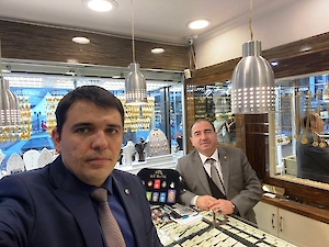 Kuyumcu Üyelerimiz, Oda Personelimiz Tarafından Ziyaret Edilerek ''kuyum Ticareti Yetki Belgesi'' Hakkında Bilgilendirildi.